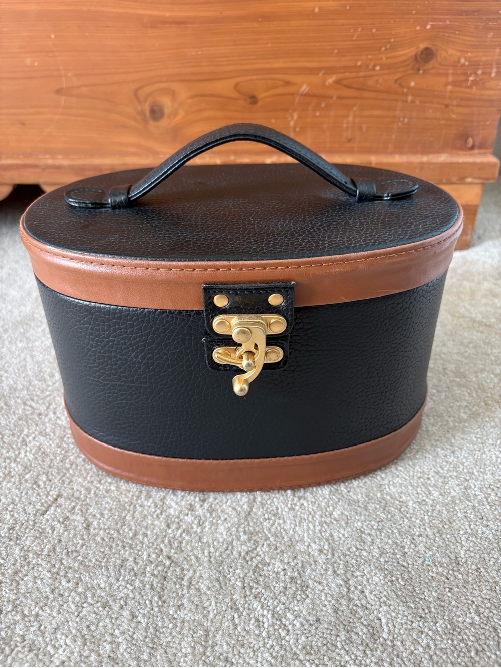 Vintage Bentony Travel Jewelry Makeup Box Black Foot Tan Classic Vanity Trunk
